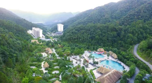 Xinfeng Utop Spring Primeval Forest Resorts, Rezervovat Hotel Hotely v Guangdong s bazénem, Bazén