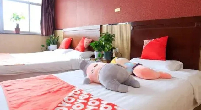 Семейный люкс Zhumadian golden golden express hotel