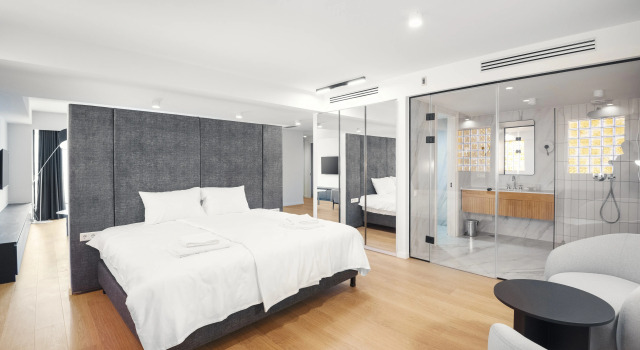 Четырёхместный люкс Grand с балконом Апарт-отель AURA Tbilisi Living