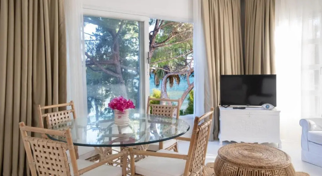 Люкс с видом на море Yaso's Suites