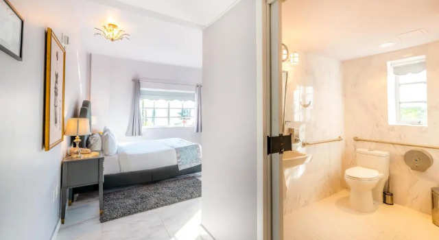 Номер Standard Secret Garden Miami Beach