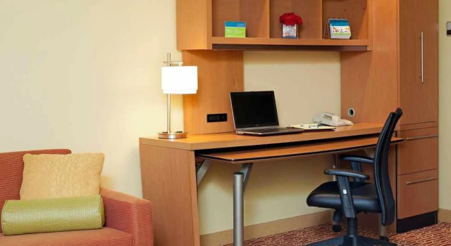 MainStay Suites Bloomington near University, Prenota Hotel Hotel a Indiana con piscina, Piscina