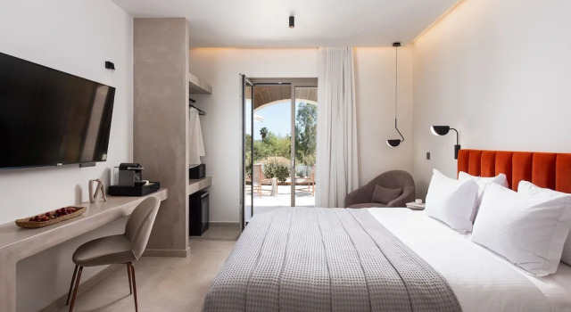 Люкс c 1 комнатой Reveli Suites