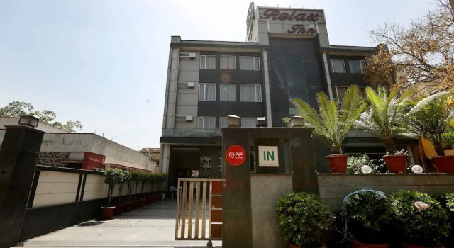 OYO 411 Hotel Relaxinn, Забронировать Отель Отели Нью-Дели 3 звезды, 3*