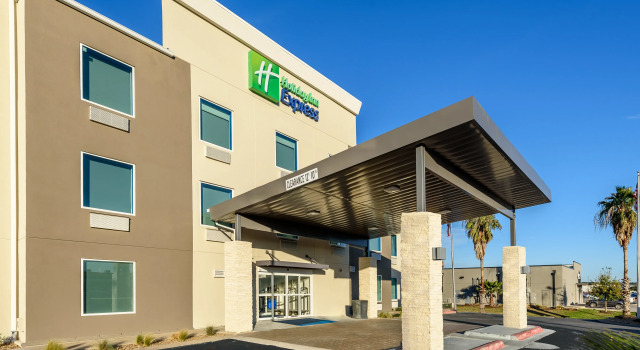 Holiday Inn Express Hotel and Suites Bastrop, an IHG Hotel, Buchen Sie Hotel Bastrop Texas Hill Country