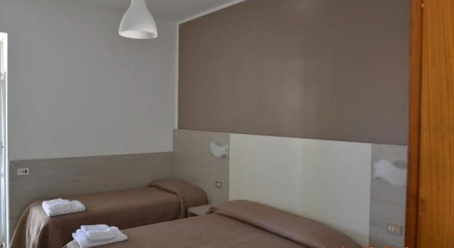 Hotel Villa Alberta B&B, Забронировать Отель Отели Чезенатико с парковкой, Парковка