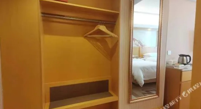Vienna Hotel (Wuhan High speed Railway Station Honggangcheng Subway Station Store), Prenota Hotel Qingshan Wuhan