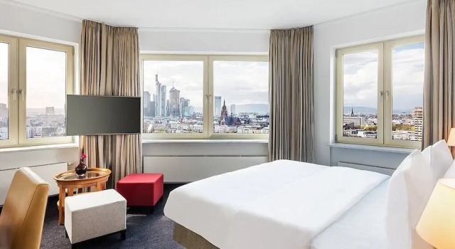 Люкс Deluxe Main Plaza Suite Tower