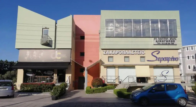 Spacious & Modern Studio Apartment Near the Airport