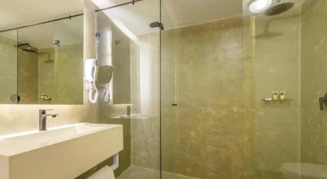 Habitación cuádruple De lujo Hotel El Peñon by Bithotels