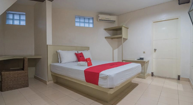 Номер Standard RedDoorz plus near Museum Geologi Bandung