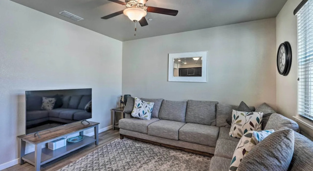 Апартаменты Pet-friendly Elk Grove Retreat w/ Balcony!