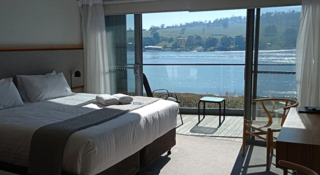 Номер Premium с 2 комнатами с балконом Rosevears Riverview Hotel