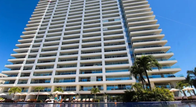 Luxury Apartment in Marina Vallarta-garden, Book Apartment Hotels in Jalisco with a Pool, Swimming Pool