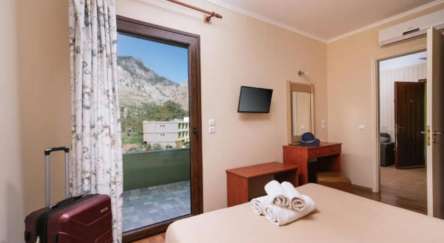 Семейный номер Standard с балконом Idi Hotel