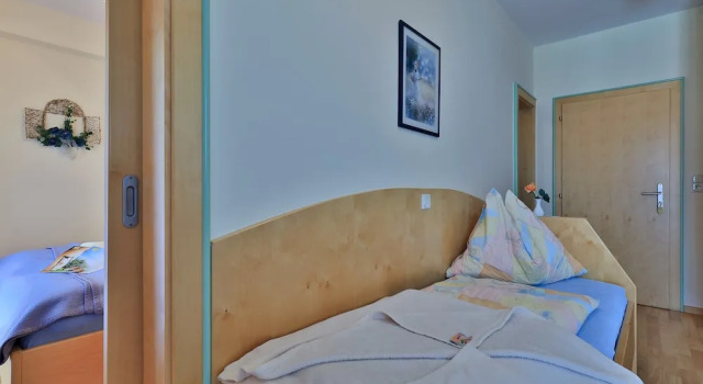 Трёхместный номер Standard с балконом Hotel Garni Zerza