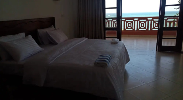 Апартаменты с 3 комнатами Stay.Plus Shanzu Beachfront Apartment