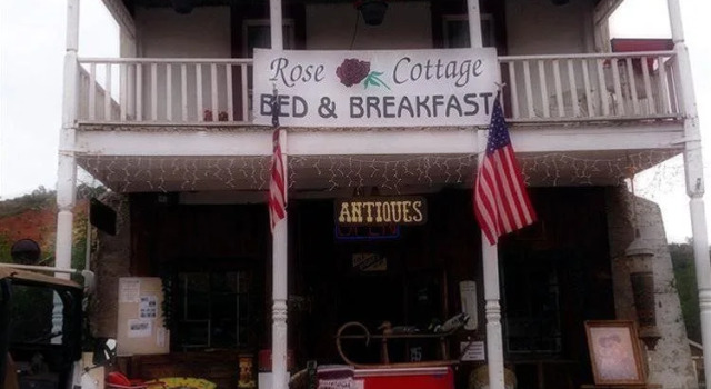 Yosemite Coulterville Inn, Забронировать Отель Отели Колтервилл с парковкой, Парковка