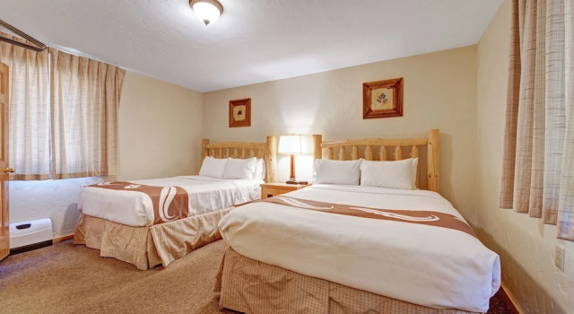 Номер Standard Four Seasons Lodge