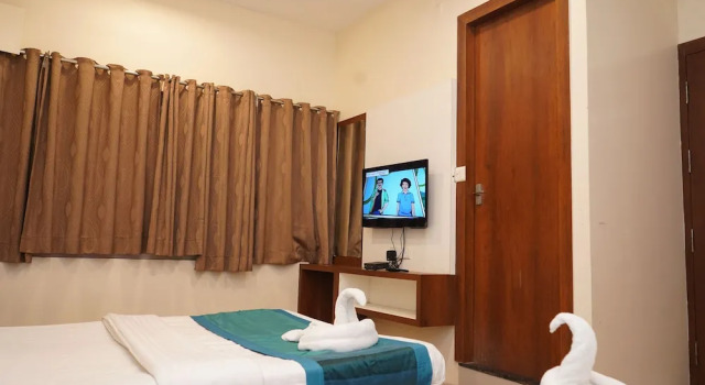 OYO 4116 Hotel Satyug, Забронировать Отель Отели штата Махараштры 3 звезды, 3*