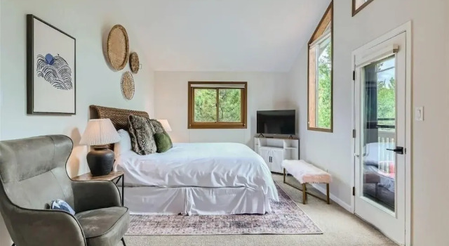 Hawn Drive 62 4 Bedroom Townhouse by RedAwning