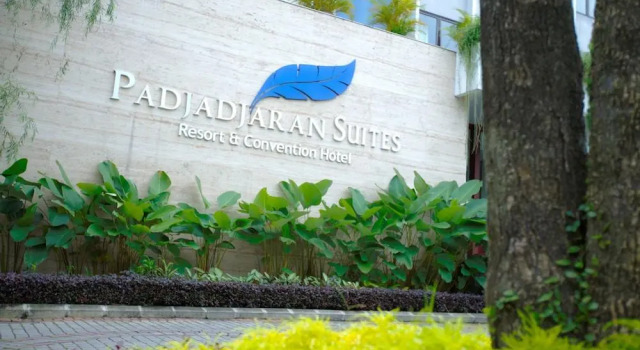 Padjadjaran Suites Resort and Convention Hotel, Book Ferieresort 4-stjernede hoteller i Sawah, 4*