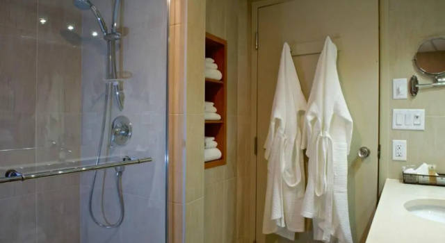 Четырёхместный номер Standard Hôtel Castel