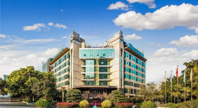 Rezen Kingtown Hotel (Chongqing Ranjiaba), Buchen Sie Hotel 4-Sterne-Hotels in Chongqing, 4*