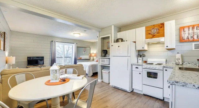 Апартаменты Hike, Boat, Fish & More: Table Rock Lake Cottage