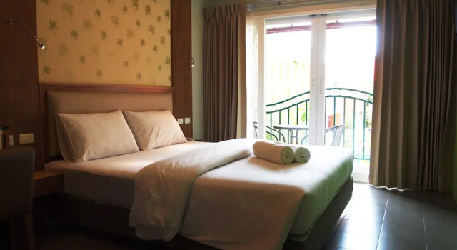 Двухместный номер Economy с балконом и с красивым видом из окна Phuket Ecozy Hotel