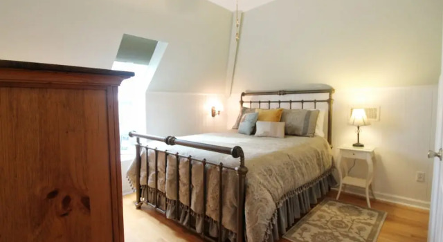 Tudor Oaks Inn, Забронировать Отель Отели Южной Каролины с завтраком, Завтраки