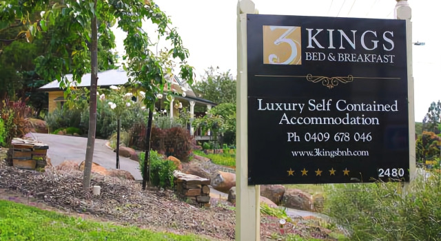 3 Kings Bed and Breakfast, Rezerwuj Hotel Hotele w Yarra Valley z parkingiem, Parking