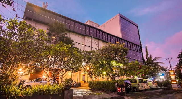 Кровать в общем номере Sunwood Hotel Arianz Mataram