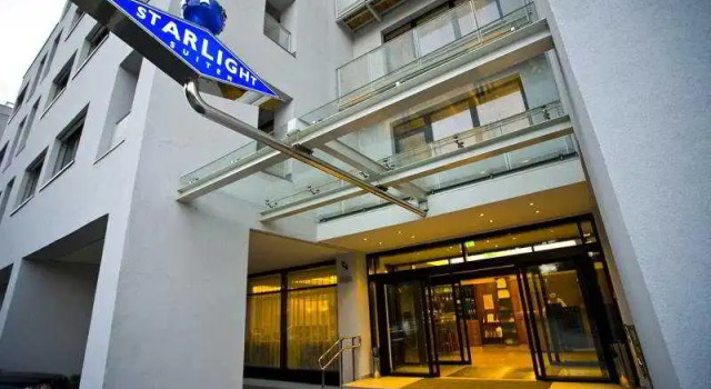 Starlight Suites Metropolis Center, Đặt Khách sạn Khách sạn ở Bucharest có hồ bơi, gần Ştefan cel Mare Building, Hồ bơi