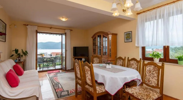 Apartments Sugor-70m from sea