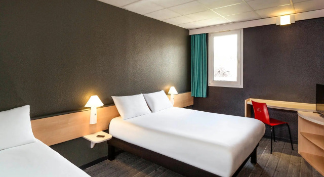 Трёхместный номер Standard ibis Lannion