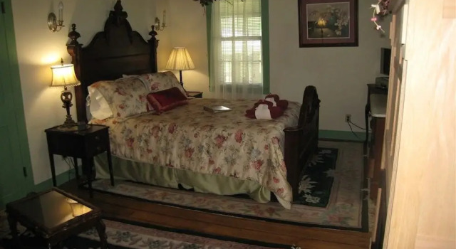 Captain Grant's 1754, Rezervați Bed and Breakfast Poquetanuck Connecticut