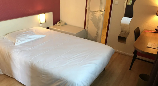 Logis Hôtel Au Chêne Vert