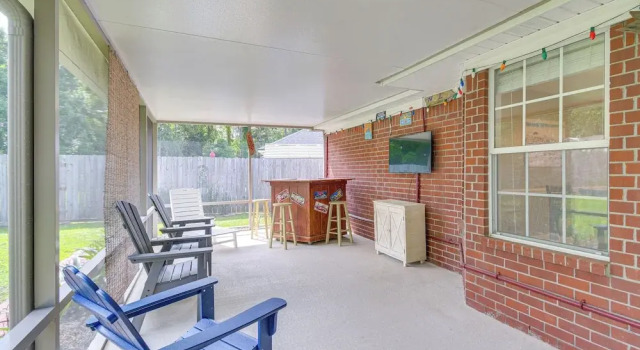 Коттедж 1 Mi to The Wharf: Home w/ Pool Access Near Beach!