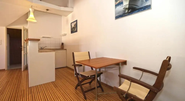 Apartment Plaza, Prenota Appartamento Città di Lesina 