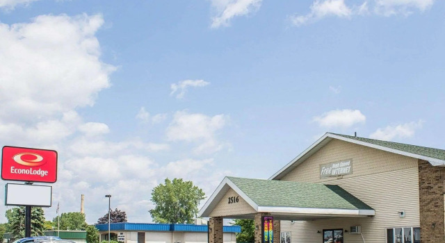 Двухместный номер Standard Econo Lodge Menomonie On The Bay