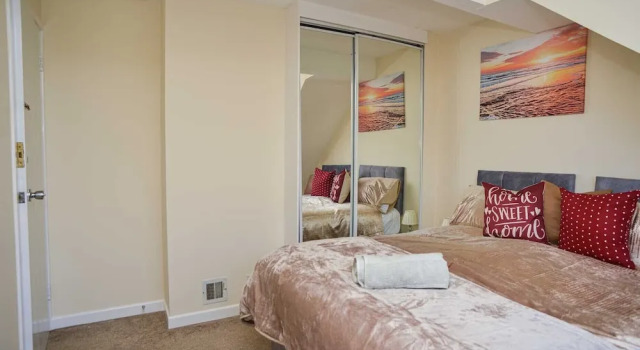 London's Calling U! A Lovely 2 Bedhome Sleeps 1-5!, Varaa Lomakoti Mökit kohteessa Merseyside, Mökki