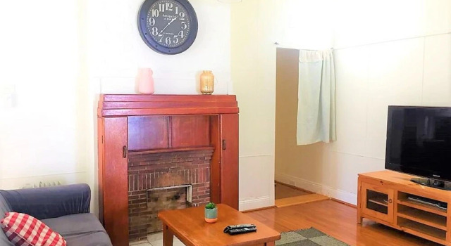Comfy and Big Blue Cottage, Κράτηση Διακοσστικό σπίτι Thornleigh Sydney Region