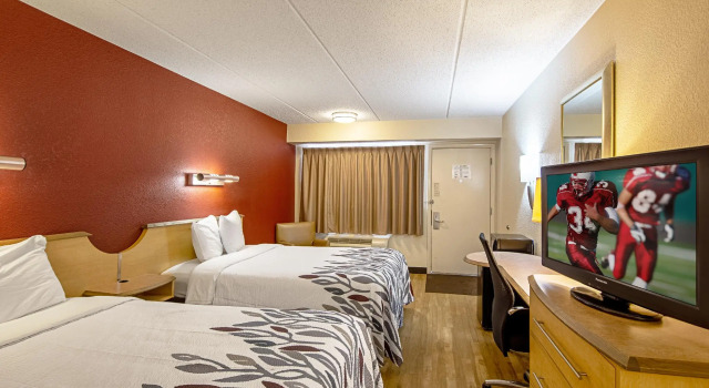 Четырёхместный номер Deluxe Red Roof Inn Greensboro Airport