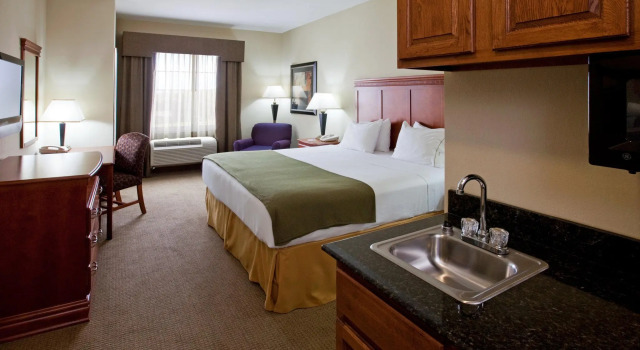 Двухместный номер Standard Holiday Inn Express Hotel and Suites Ada by IHG