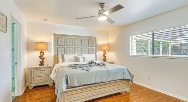 Коттедж с 4 комнатами Heated Pool, 1 Mi to Golf! Cape Coral Canal Escape