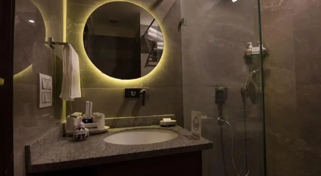 Номер Superior с балконом HOLYWATER Hotel by Ganga Kinare #150 mts from Ganga Ghat Rishikesh