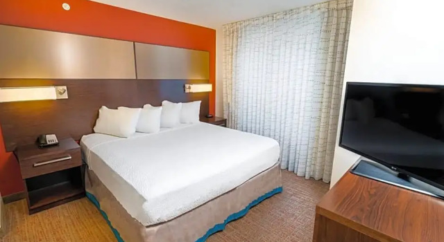 Двухместная студия-люкс с диваном Residence Inn by Marriott Albany Washington Avenue