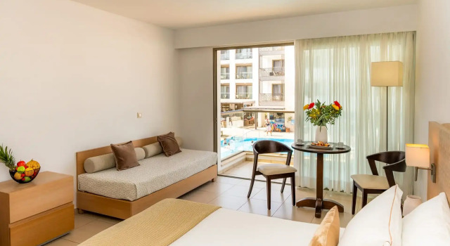 Трёхместный номер Superior Albatros Spa & Resort Hotel