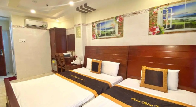 RedDoorz Chau Thien Tu 1 Hotel, Забронировать Отель Отели Танбинь с парковкой, Парковка